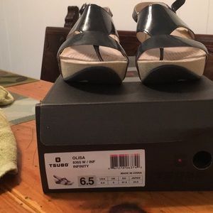 Tsubo Olisa infinity wedge thong sandals .